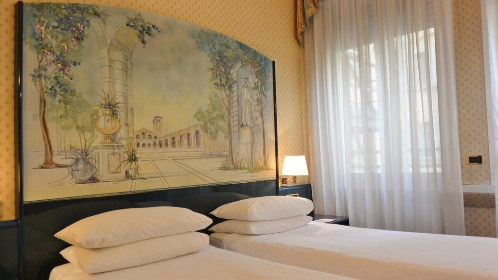 Ih Hotels Milano Ambasciatori Стая снимка